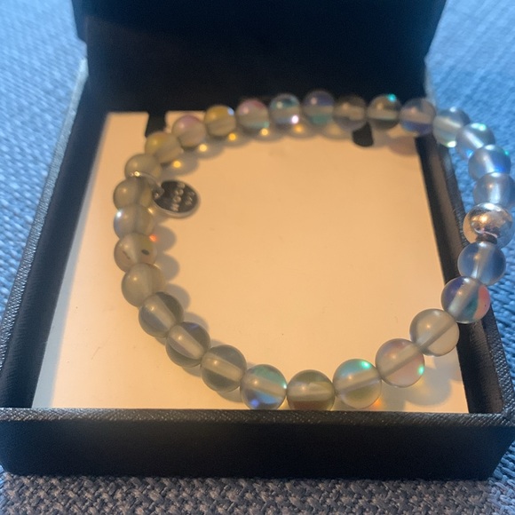 Iridescent Beaded Bracelet - Picture 2 of 3